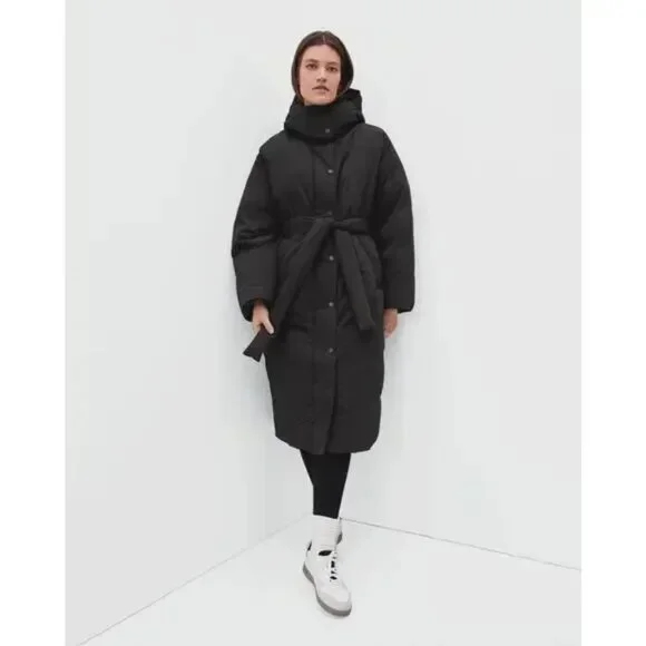 Everlane: Duvet Puffer Full Zip Coat - Picture 2 of 5